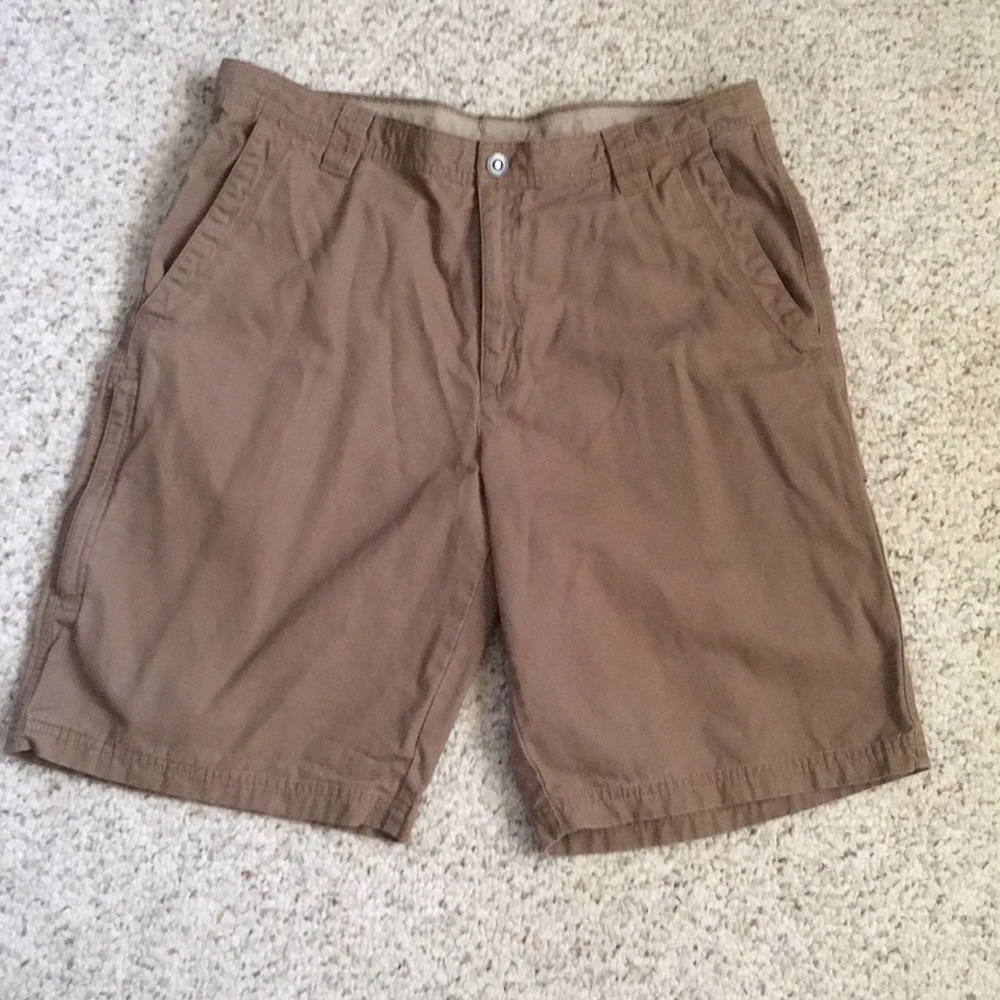 Columbia Omni-Shield Khaki Shorts Size 38